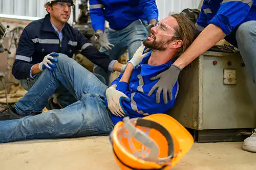 Secourisme au travail : intervention d’urgence d’un équipier en entreprise